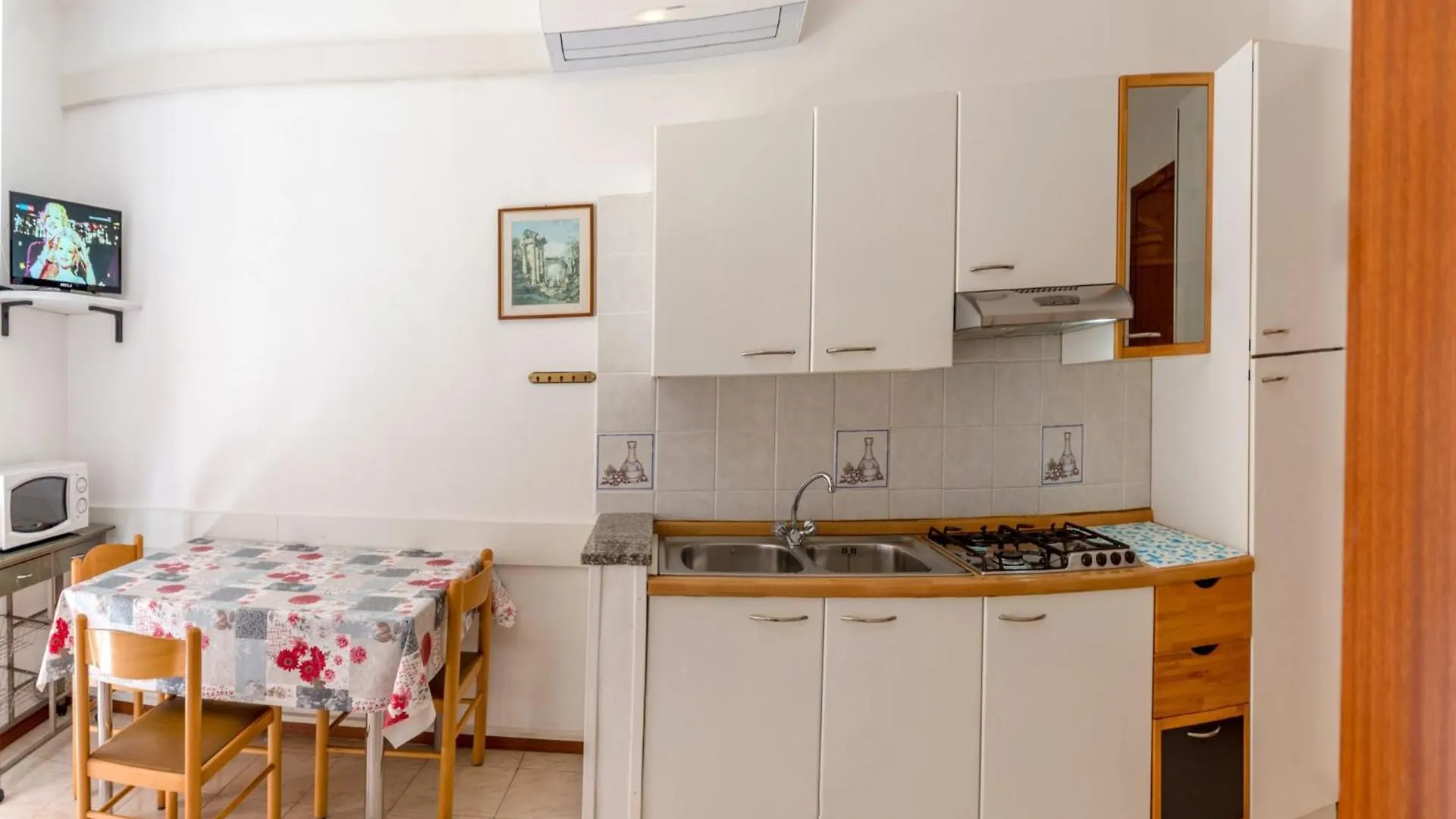 Modern Apartment A Few Steps From The Beach بيبيوني إيطاليا