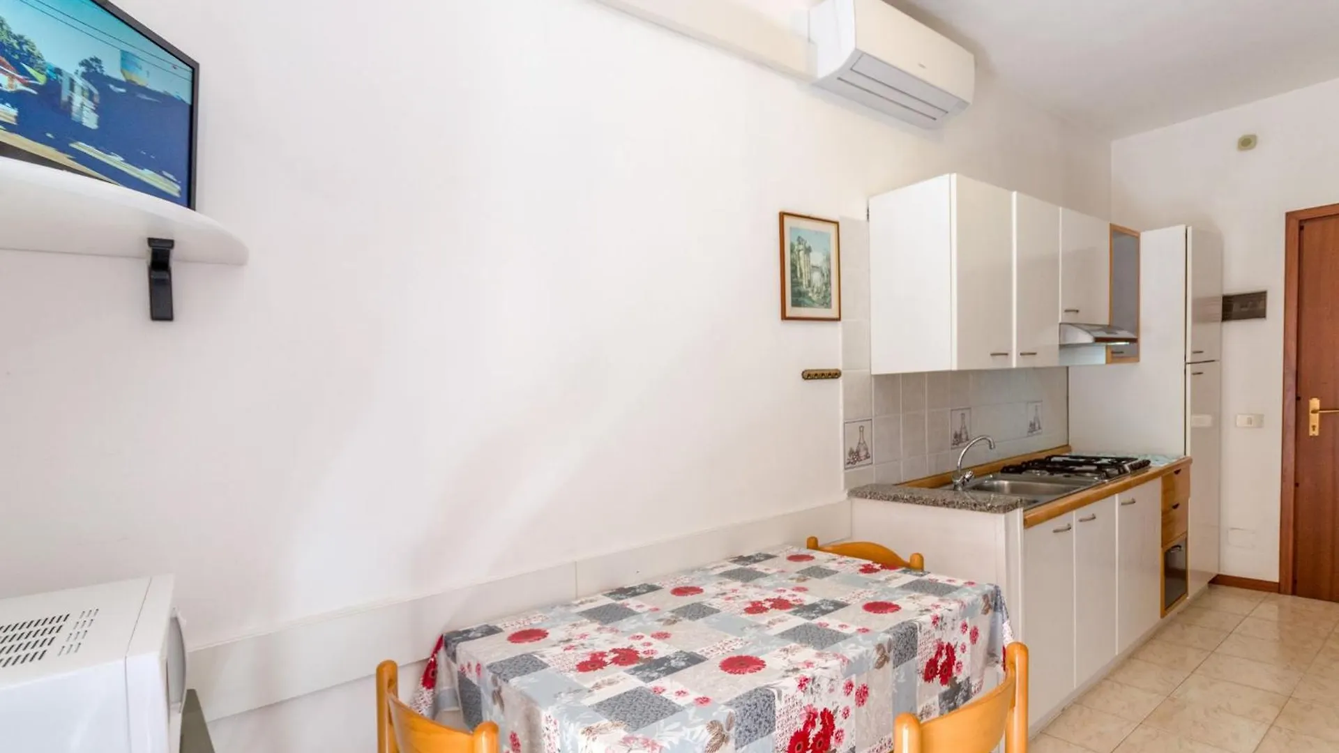 Modern Apartment A Few Steps From The Beach بيبيوني إيطاليا